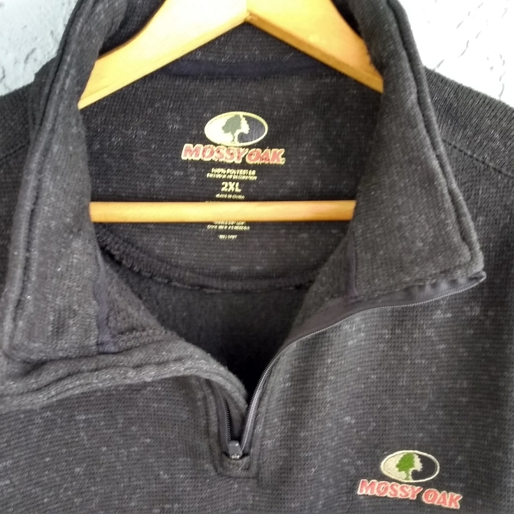 Cozy XXL Mossy Oak Henley in excellent condition